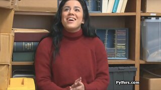 Mgħawweġ Latina ħalliel ġejjin u l-anali mill-qarn tal-gwardja tal -