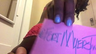 Slim Qalın Babe Göstərir Ki, bu Da bilər Clap öz Попой!