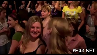 Porttojen huutaa ekstaasissa villi ryhmä seksi tarjoilijat