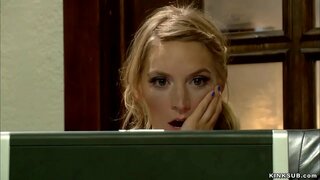 ���ોનેરી વાળ વાળી કિશોર કે કિશોરી મોના વેલ્સ મળી પોર્ન ફિલ્મ તેના stepmom સિમોન Sonay ઇન્ટરનેટ પર અને પછી મારી અને ગુદા તેના fucked બંધન માં બેડ