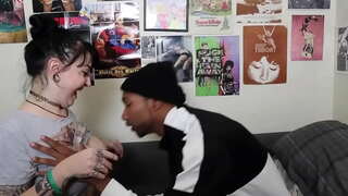 ���ეთრი კახპა ქალი,